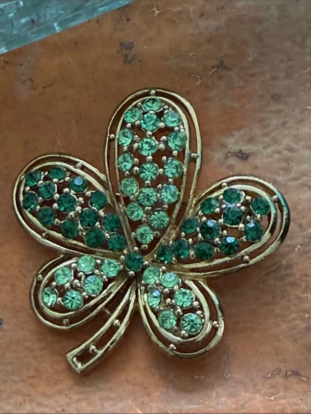 Vintage uranium Green Crystal Five-Leaf Clover Brooch - Women's Jewelry